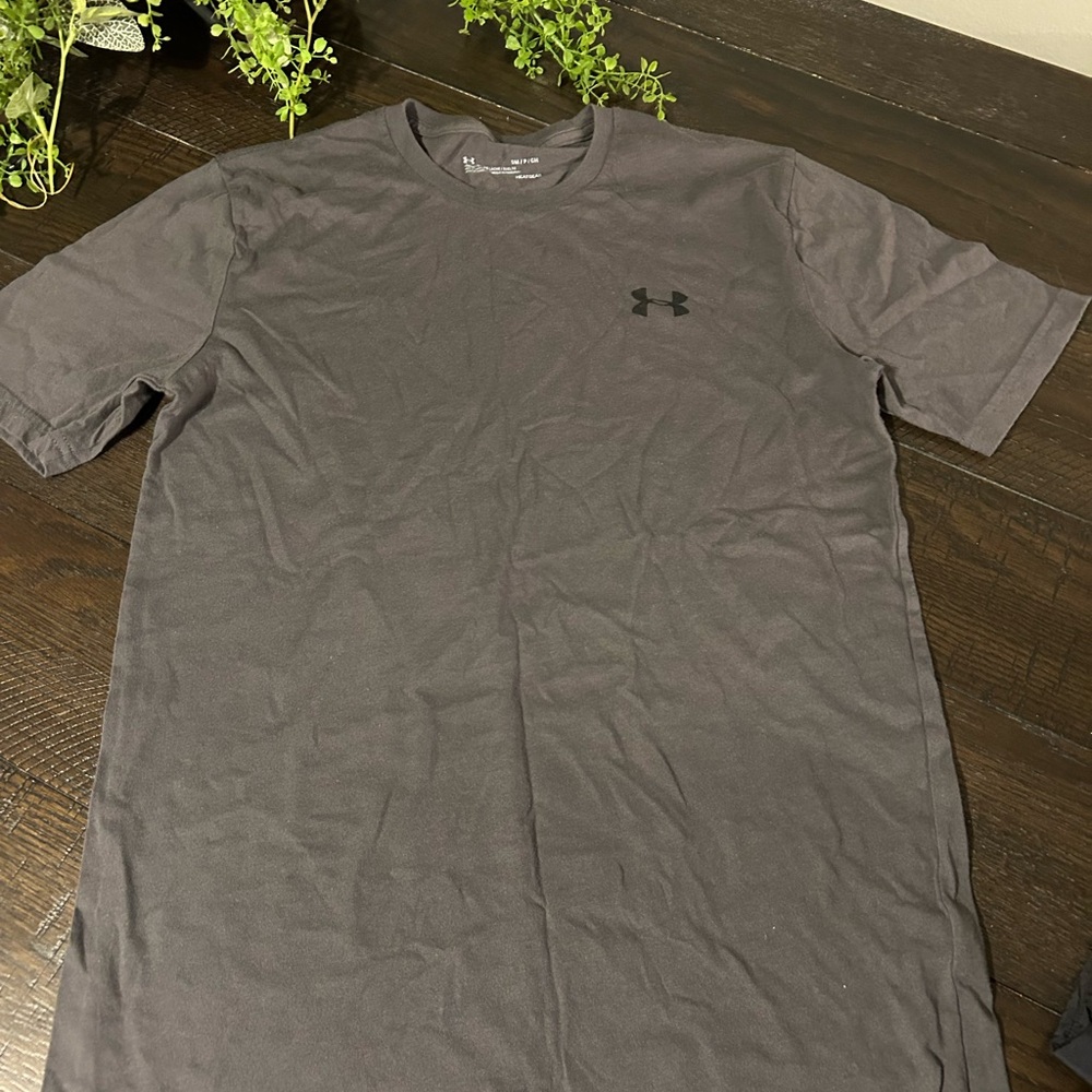 2 men’s Under Armour Short-Sleeve Logo Tees NWOT Mens small - Picture 3 of 4